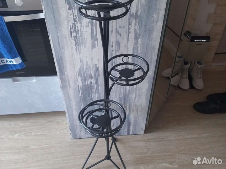 Подставка для цветов напольная металлическая