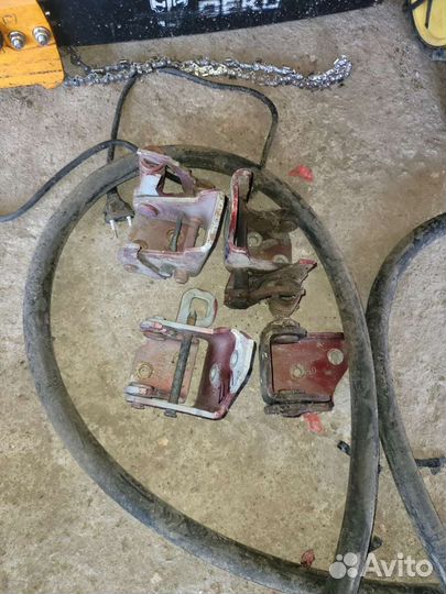 Петли дверей на Шевроле каприз