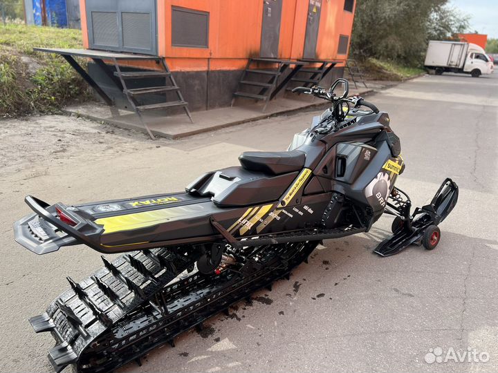 Снегоход BRP Summit X Expert turbo