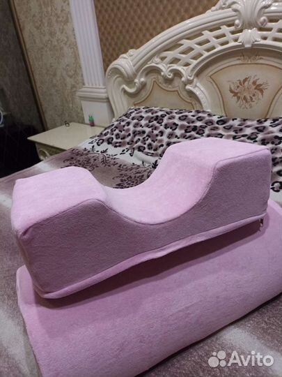 Подголовник на кушетку