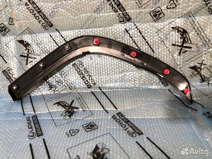 Расширитель крыла задний правый Toyota Lc 300