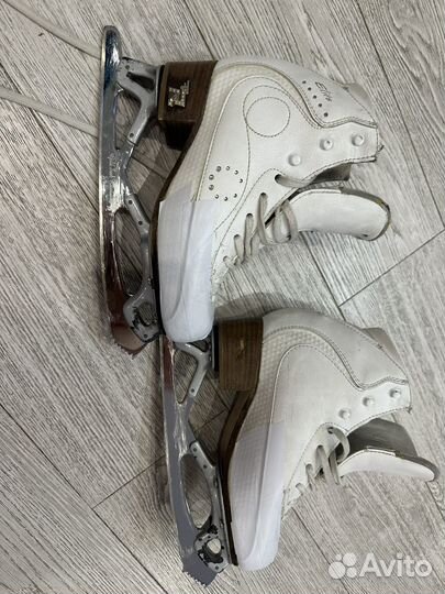 Коньки риспорт Роял Элит 225+Голд Сил Революшн