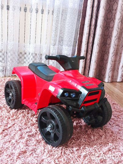 Детский квадроцикл на аккумуляторе