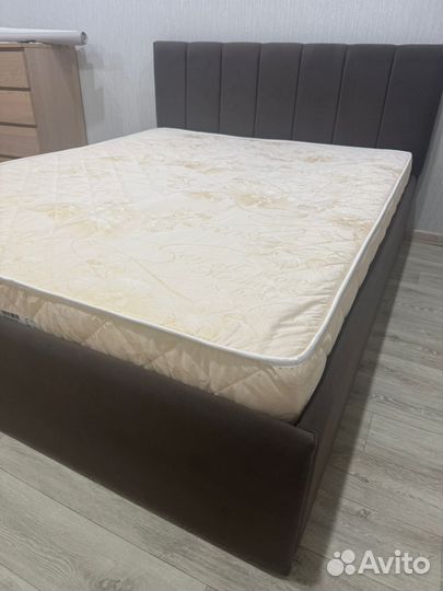 Кровать king size 180*200