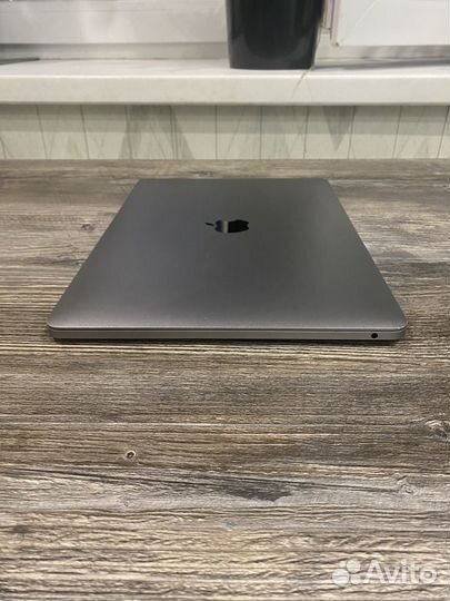 Apple MacBook Pro 13-inch 2019