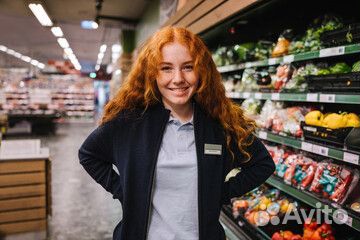 Работник зала на выкладку Еженедельные выплаты