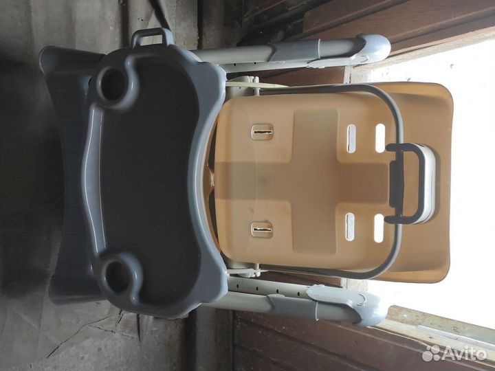 Детский стульчик для кормления