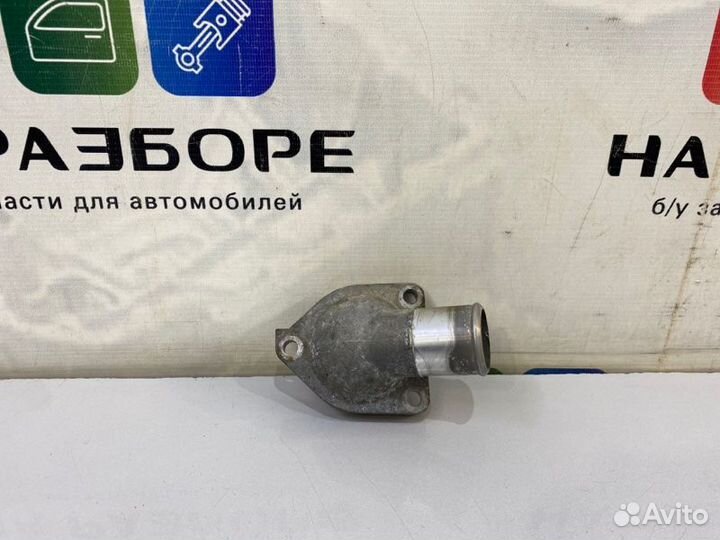 Крышка термостата Toyota Land Cruiser 200 2UZ-FE