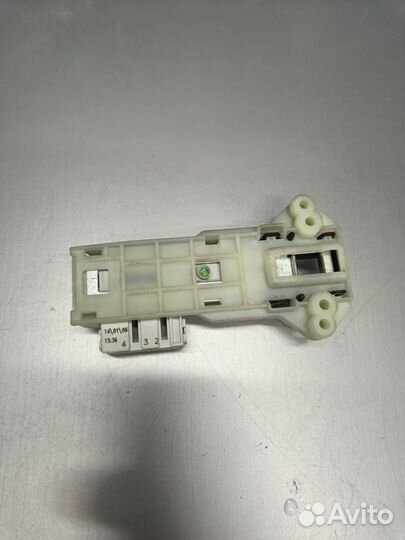Замок люка(убл) стир.машины Indesit WG435TP