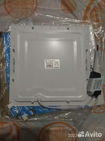 Светильник потолочный встраемавый светодиодный