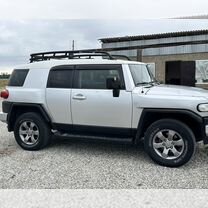 Toyota FJ Cruiser 4.0 AT, 2007, 448 000 км, с пробегом, цена 1 200 000 руб.