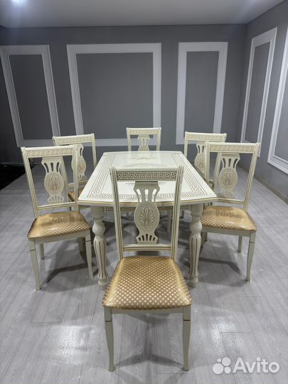 Кухонный стол И стулья
