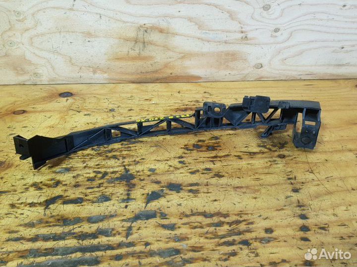 Планка под фару прав. перед. mazda premacy