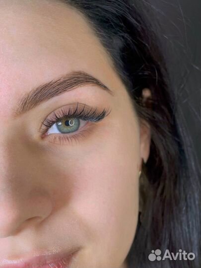 Модель на наращивание ресниц