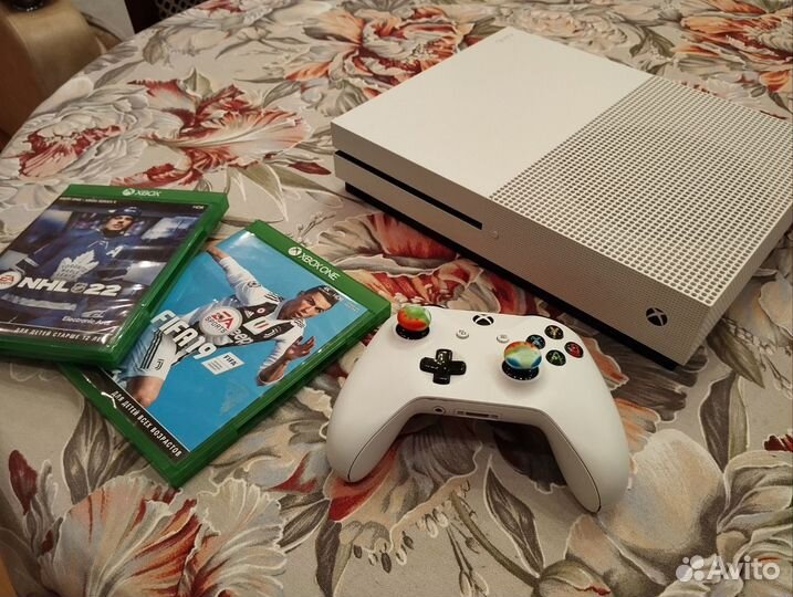 Продаю xbox one s