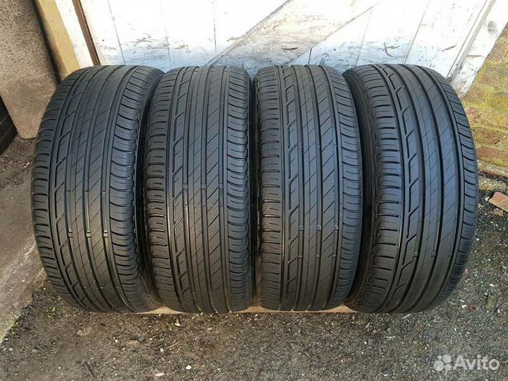 Bridgestone Turanza T001 215/55 R17