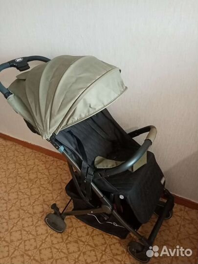 Прогулочная коляска(сломана, на запчасти)