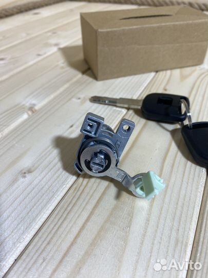 Личинка замка передней левой двери Honda Accord