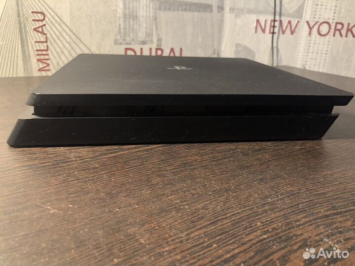 Консоль PS4 slim 500gb с 2 геймпадами + 3 игры