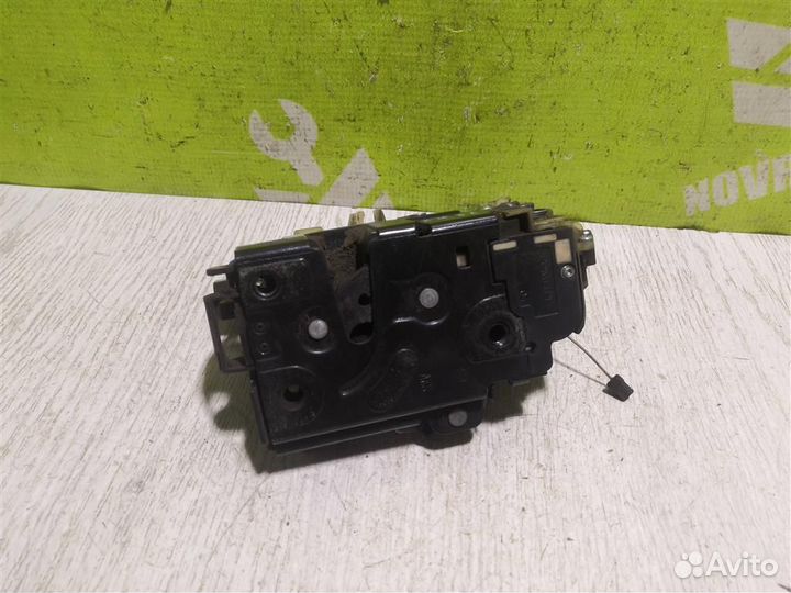 Замок двери передней правой Шкода Октавия А4