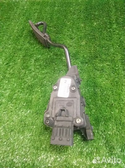 Педаль газа Nissan Almera N16 N16 QG15DE 2000-2006
