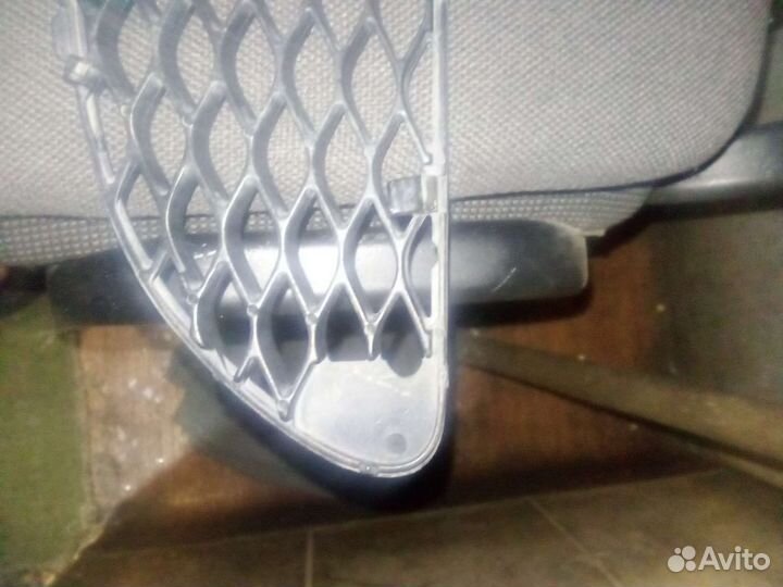 Решетка переднего бампера Mercedes