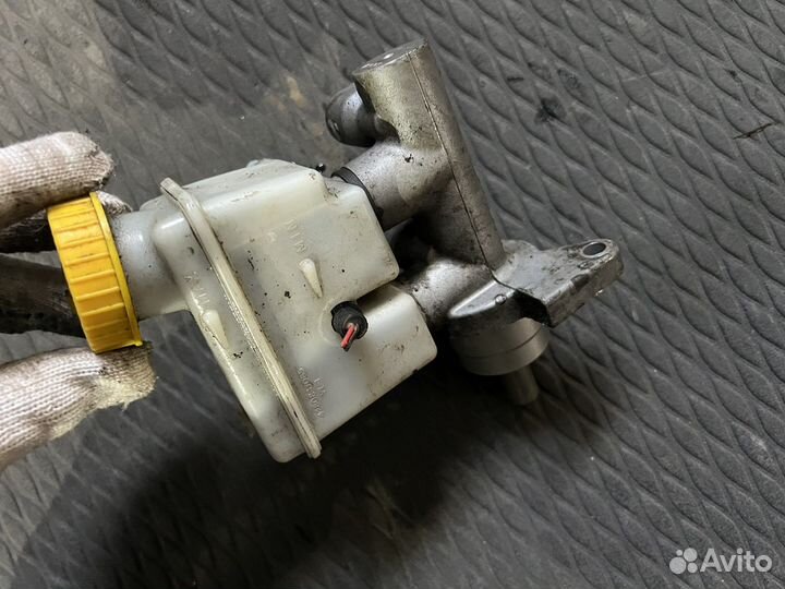 Главный тормозной цилиндр Chevrolet Lacetti