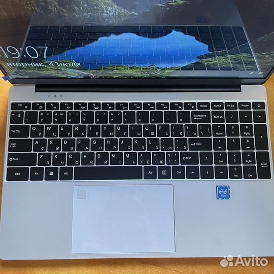 Ноутбук Notebook 16 / 256 gb. Новый