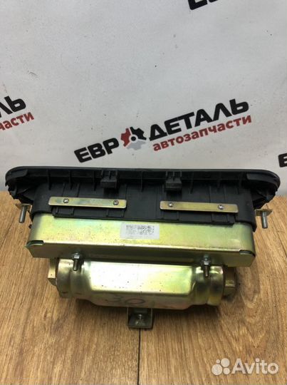 Подушка безопасности в торпедо Geely MK