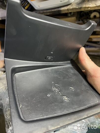 Без проводная зарядка на камри 55