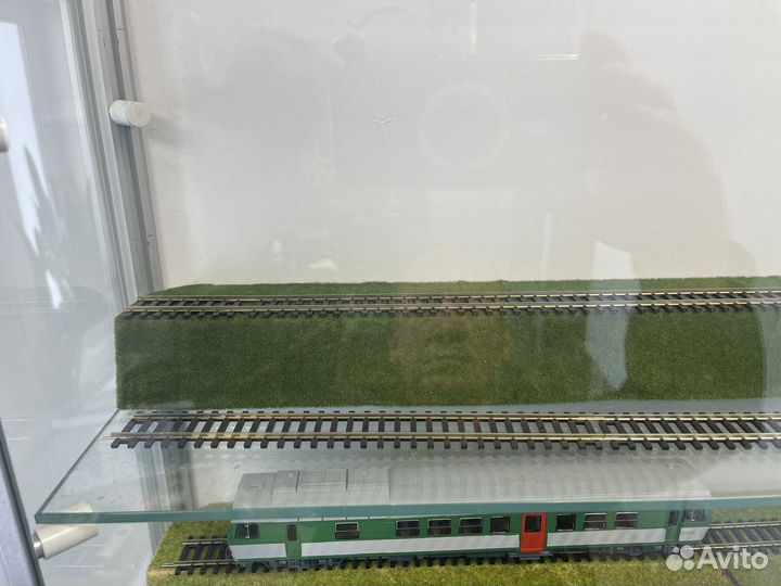 Витрина стеллаж полка для коллекции