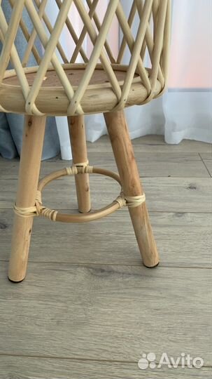 Кашпо на ножках из бамбука