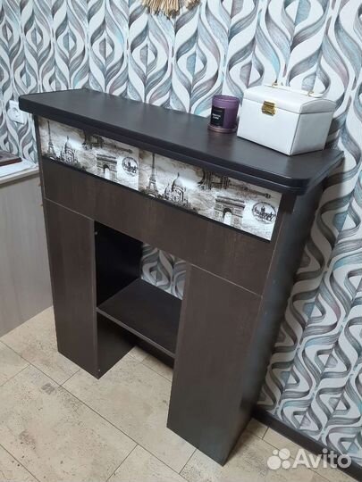 Стол туалетный