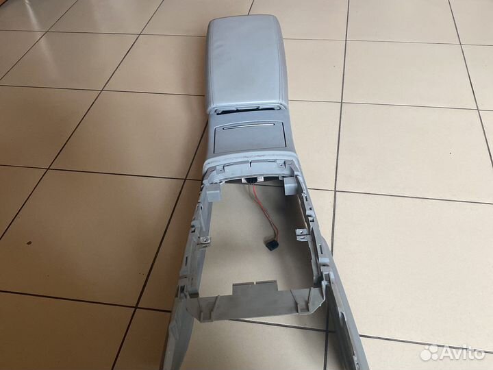 Подлокотник audi A6 C7