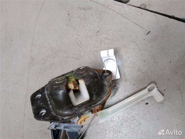 Замок багажника Nissan Pathfinder, 2005