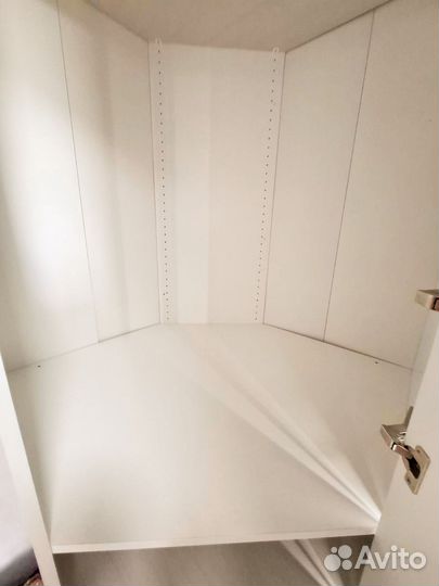 Продам угловой шкаф с зеркалом