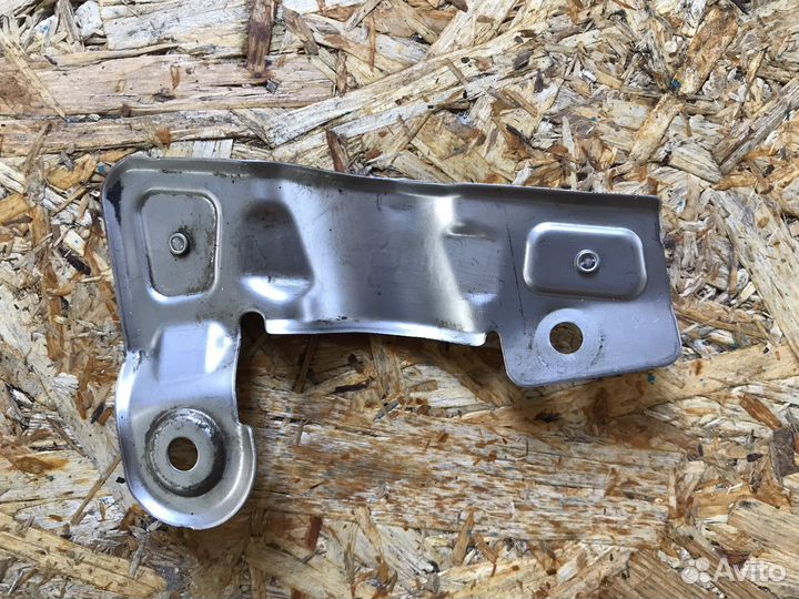 Тепловой экран турбины 1.8 TSI,cjsa Octavia A7