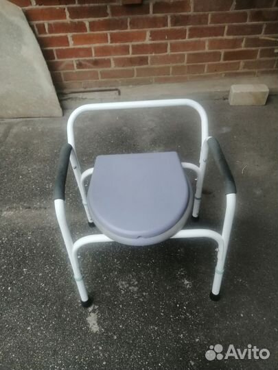 Санитарный стул