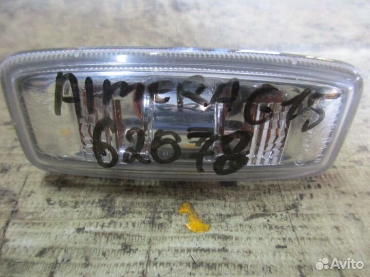 Повторитель на крыло белый Nissan Almera (G15) 201