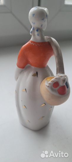 Девушка с коромыслом Фарфоровые статуэтки СССР