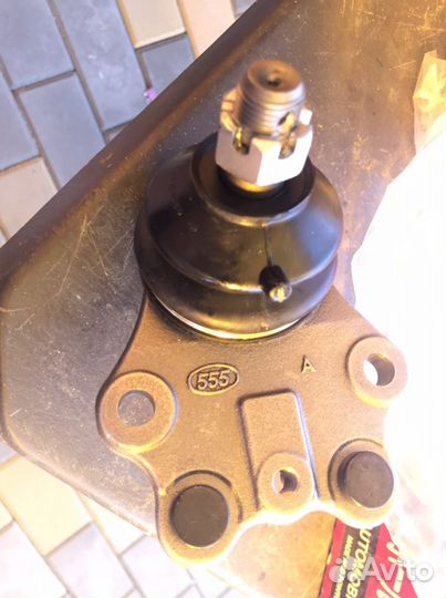 Шаровая опора на Toyota hiace 2 до 2004 года