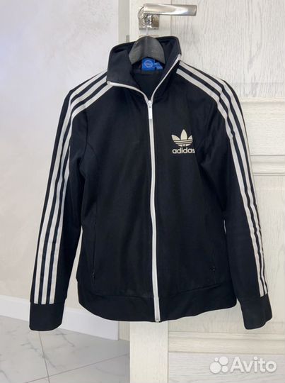 Спортивный костюм adidas