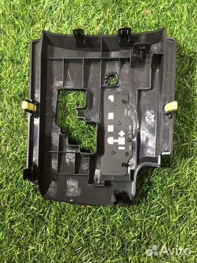 Накладка декоративная Toyota Rav 4 XA30 2010-2014