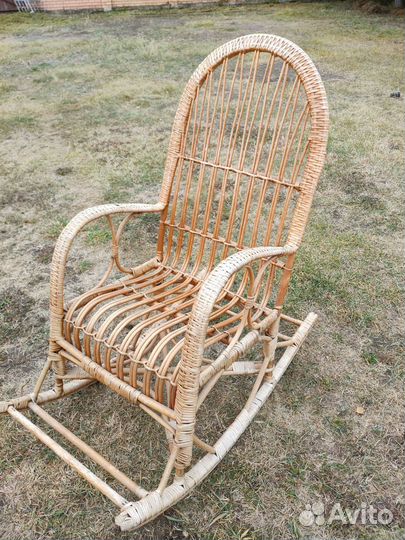 Кресло-качалка плетёное