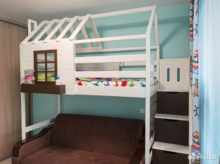 Детская кровать с лестницей от 2 лет