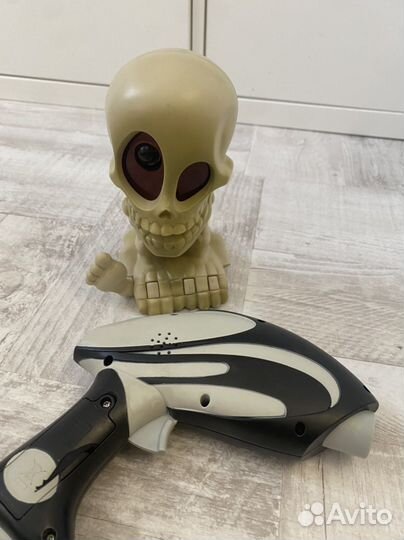 Бластер Джонни Череп (Johnny the skull)fotorama