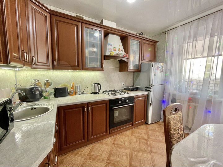 2-к. квартира, 54 м², 1/5 эт.