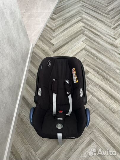 Автокресло люлька maxi cosi cabriofix