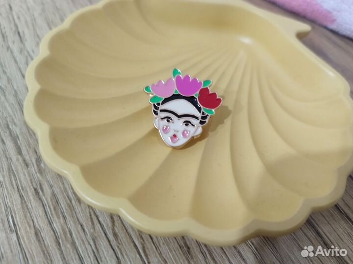 Значки-пины