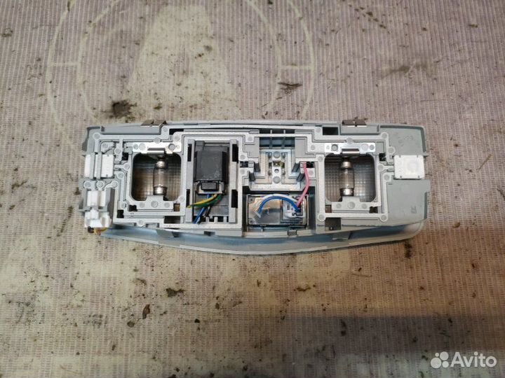 Плафон подсветки салона Mitsubishi Outlander Xl